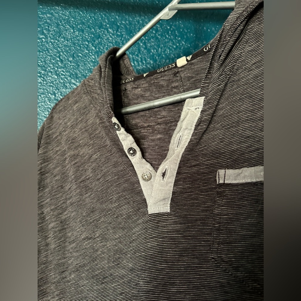 Guess women’s lightweight hooded long sleeve T - Picture 4 of 5